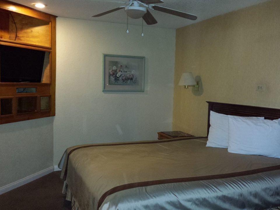 אל סנטרו Brunner'S Inn And Suites מראה חיצוני תמונה